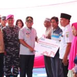 Gubernur Samsudin Serahkan BantuanPj TJSL dari PT. PLN Lampung berupa Fasilitas Pilar Pendidikan kepada Masyarakat Pulau Legundi, Kabupaten Pesawaran